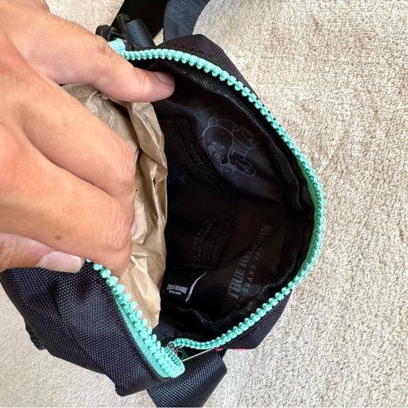 True Religion Black Belt Bag with Pink Logo - Picture 4 of 5